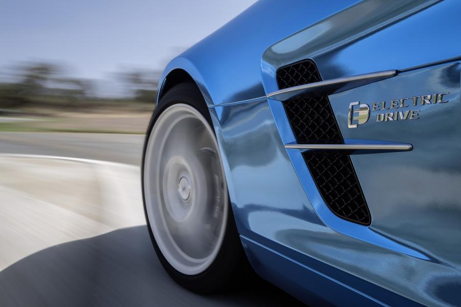  Mercedes-Benz SLS AMG Coupe Electric Drive 2013 года  (фото 4 из 5)